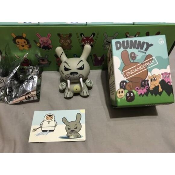 Kidrobot Dunny Endangered Series Frank Kozik 3" Walrus 2009 Vinyl Art Toy - Picture 4 of 12